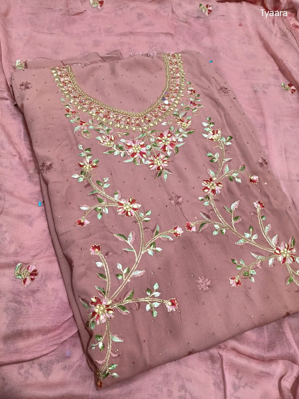 Graceful Salwar Kameez Dupatta