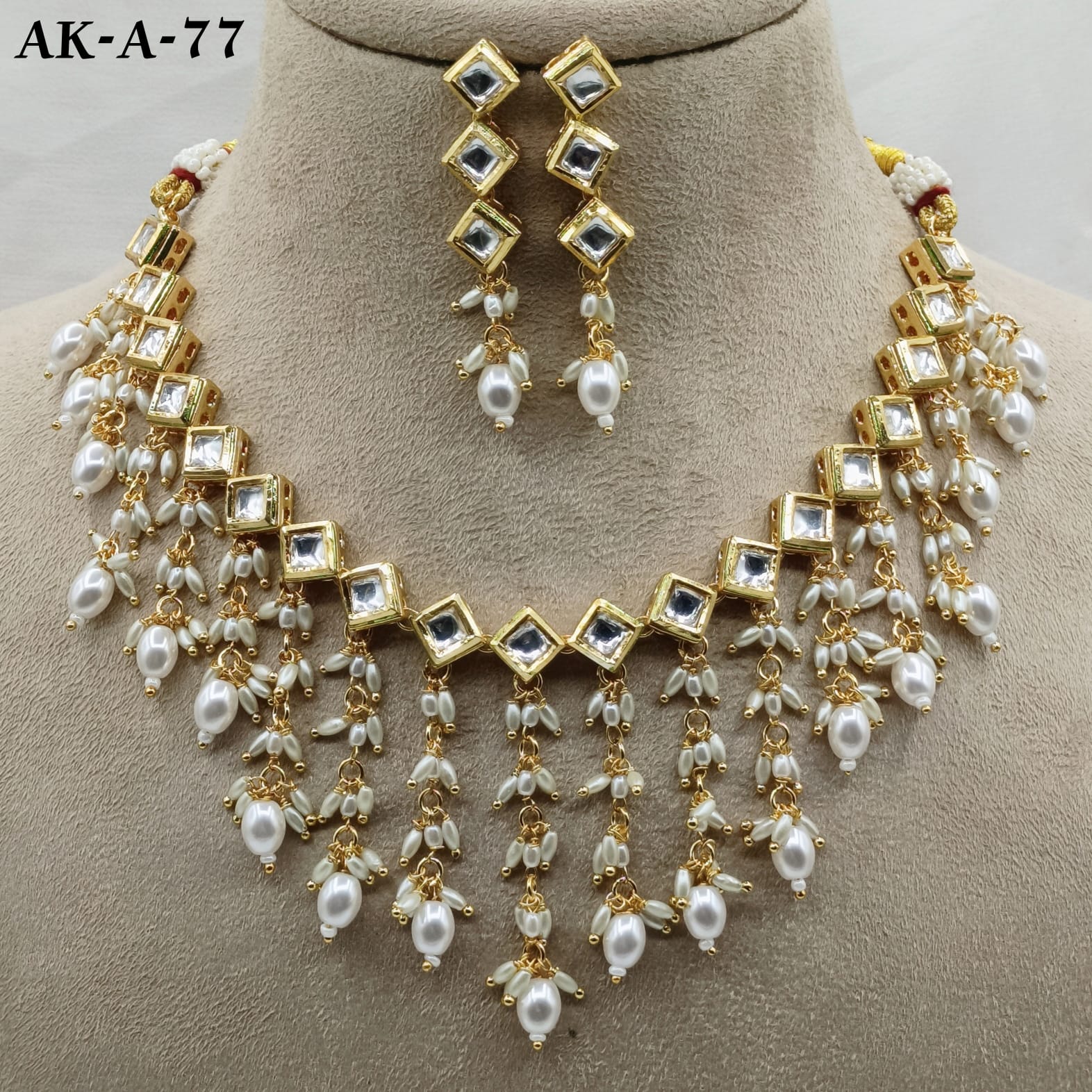 Trending necklace set