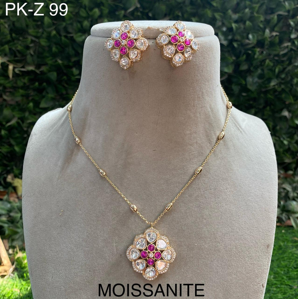 Graceful necklace set
