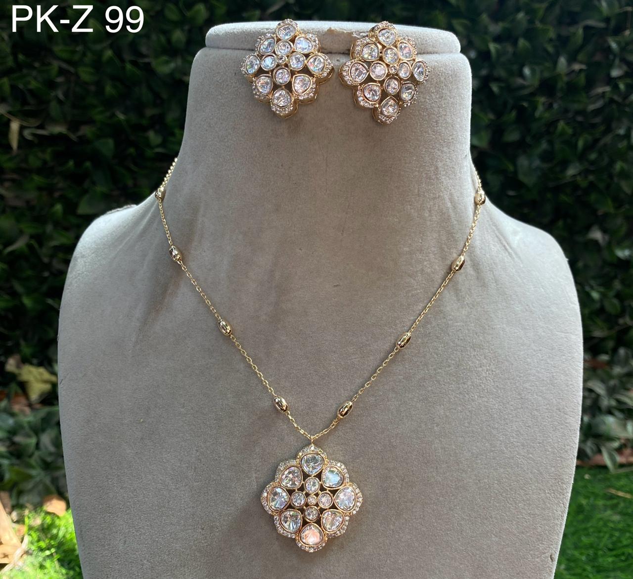 Graceful necklace set