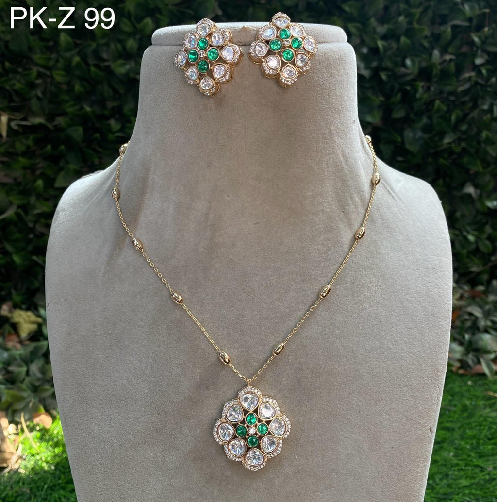 Graceful necklace set